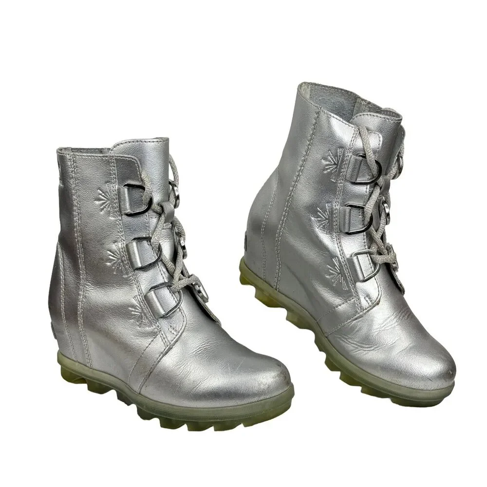 Sorel Disney Frozen Joan Of Arctic 2 Leather Wedge Boots Youth Big Girl 3 Silver
